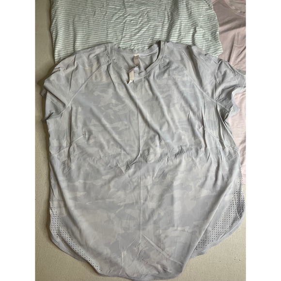 Lululemon Top Bundle Womens 18 - Picture 2 of 9
